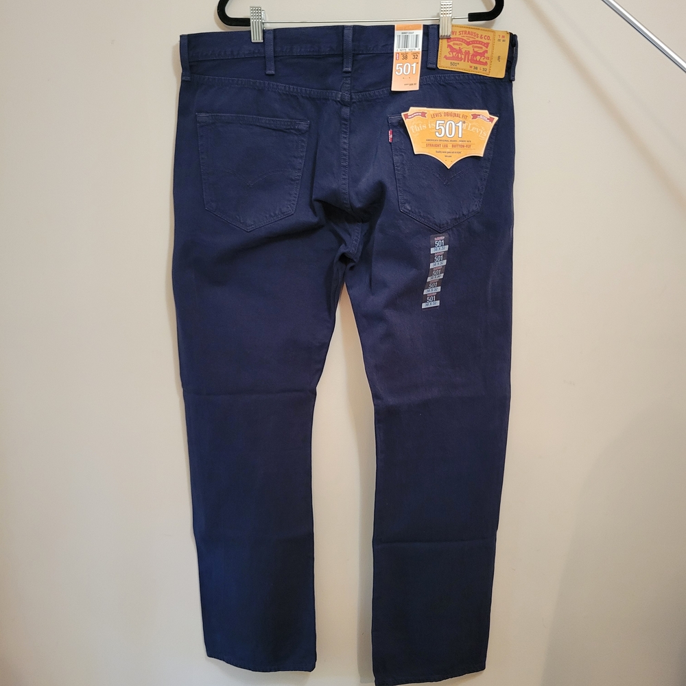 Levi's 501 Men's Original Fit Straight Leg Button-Fly Jean - Picture 3 of 6